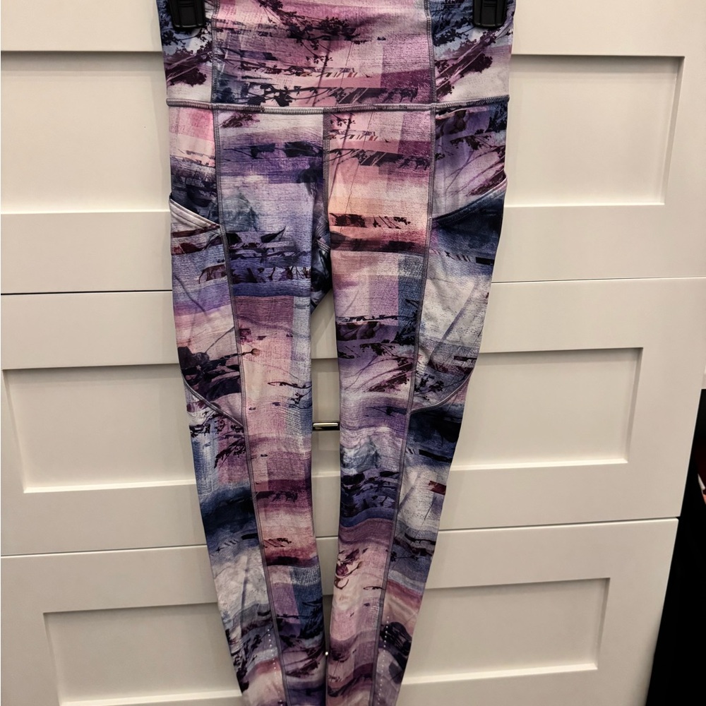 Lululemon Fast and Free Purple Pink Sunset size 4, 21” leggings
